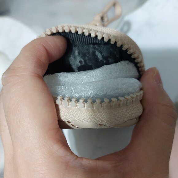 Karl Lagerfeld Quilted Coin Pouch Clip On Mini Bag Wallet Accessory Charm - Picture 7 of 7